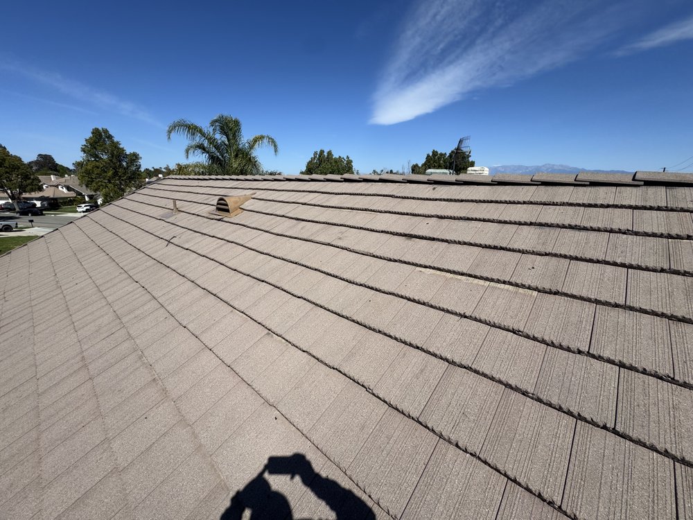 Slide of M&M Elite Roofing