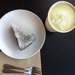 Fujinoya - Matcha latte and Gateau Chocolate (my absolute favorite!)