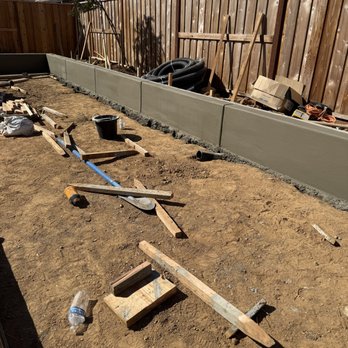 Greater Valley Concrete - Brushed Concrete Retaining Wall in Elk Grove CA - Masonry/Concrete Near Me Greater Valley Concrete - Brushed Concrete Retaining Wall in Elk Grove CA - Masonry/Concrete Near Me