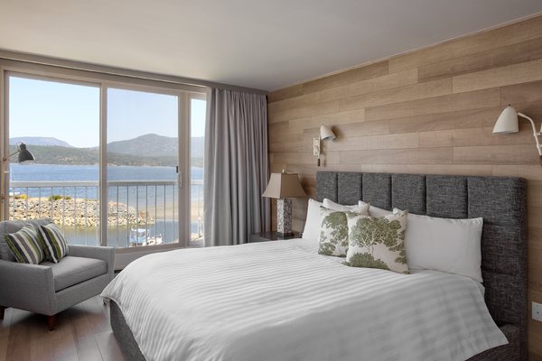 Oceanfront Suites at Cowichan Bay by null
