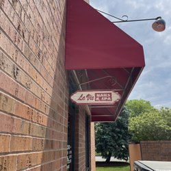 La Vie Nails & Spa - The front