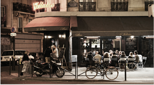 Le Voltaire by null