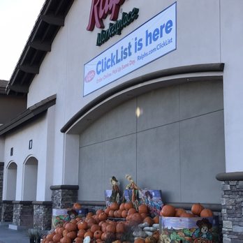 Ralphs - Lots of Halloween Pumpkins - Grocery Near Me - Rancho Cucamonga, California