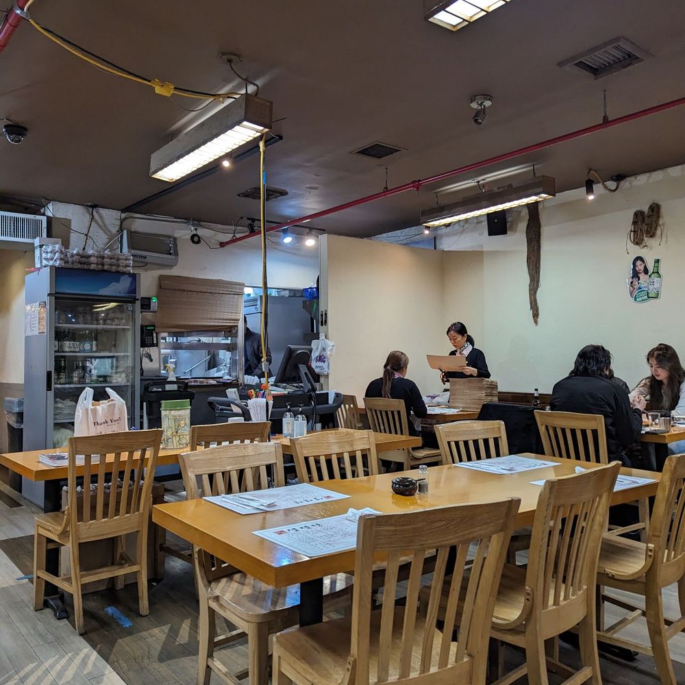 Gahwa Korean Restaurant - View of the seating area - Korean Near Me - Flushing, New York