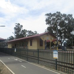 Woodville railway station, Adelaide - Station Shelter