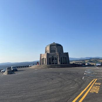 Vista House At Crown Point - Landmarks & Historical Buildings Near Me - Corbett, Oregon