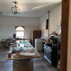 Chateau Le Gari - Dirty commercial kitchen