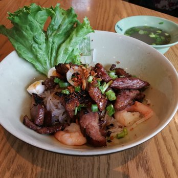 Anh and Chi - Mixed dry glass noodles with pork - Vietnamese Near Me - Vancouver, British Columbia