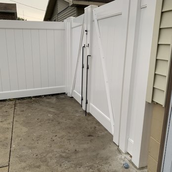 Osterhoff Fence - a white fence and gate - Fences & Gates Near Me - Kankakee, Illinois