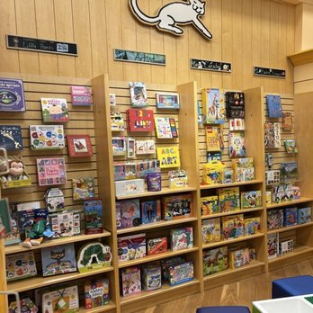 Barnes & Noble - Books - Kid Section - Bookstores Near Me - Aurora, Colorado