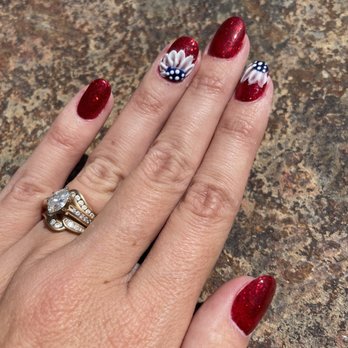 Sassy Nails & Spa - 3D daisies - Nail Salons Near Me - Sacramento, California