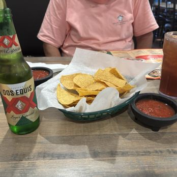 Jalisco Mexican Restaurant - Pre dinner chips and beer - Mexican Near Me - Newburgh, Indiana Jalisco Mexican Restaurant - Pre dinner chips and beer - Mexican Near Me - Newburgh, Indiana