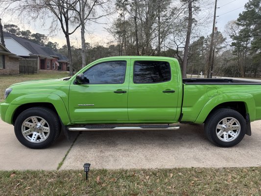 2007 Toyota Tacoma - We did a full complete pain job and a change of color  2007 Toyota Tacoma - We did a full complete pain job and a change of color 