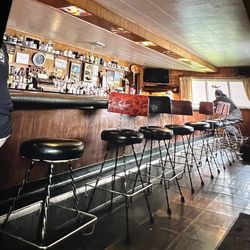 Fuzzy's Bar