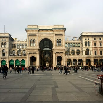 Piazza del Duomo - La galleria... - Public Plazas Near Me - Milan, Michigan