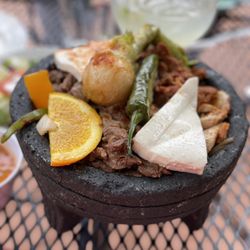 La Quinta De Los Reyes - Molcajete Mixto Platter