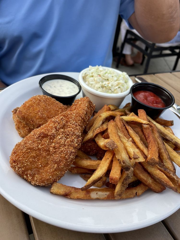 Social spots from Dray Bar & Grill