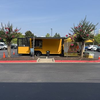 2 Little Sista’s - Where we are now... - Food Trucks Near Me - Atlanta, Georgia 2 Little Sista’s - Where we are now... - Food Trucks Near Me - Atlanta, Georgia
