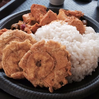 Panaderia y Reposteria Glenview - Fricasé de pollo, arroz blanco y tostones - Bakeries Near Me - Ponce, Puerto Rico Panaderia y Reposteria Glenview - Fricasé de pollo, arroz blanco y tostones - Bakeries Near Me - Ponce, Puerto Rico