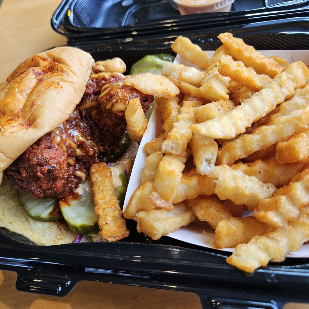 Dave's Hot Chicken - Chicken Shop Near Me - Temecula, California