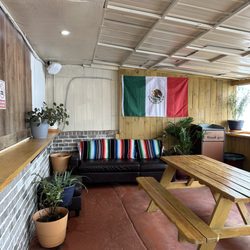 Pedro’s Tacos - Inside