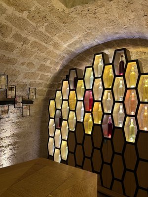 Les Caves du Louvre by null