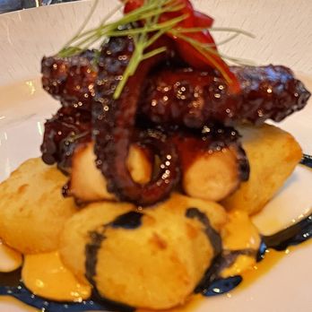 Allora - Polio with gnocchi. - Wine Bars Near Me - Sacramento, California