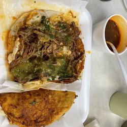 Tacos La Cantrina - Queso Birria