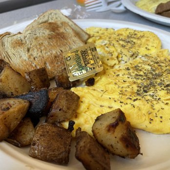 Mystic Depot Roasters - Scrambled eggs with herbs - Coffee & Tea Near Me - Stonington, Connecticut Mystic Depot Roasters - Scrambled eggs with herbs - Coffee & Tea Near Me - Stonington, Connecticut