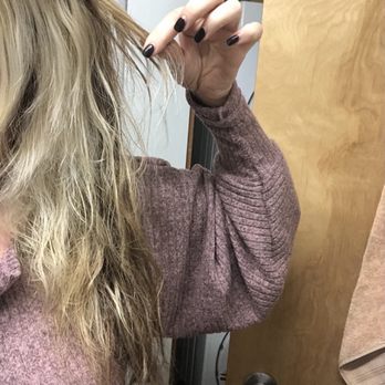 Beauty By AZ - Top of my hair breaking off - Hair Stylists Near Me - Portland, Oregon Beauty By AZ - Top of my hair breaking off - Hair Stylists Near Me - Portland, Oregon