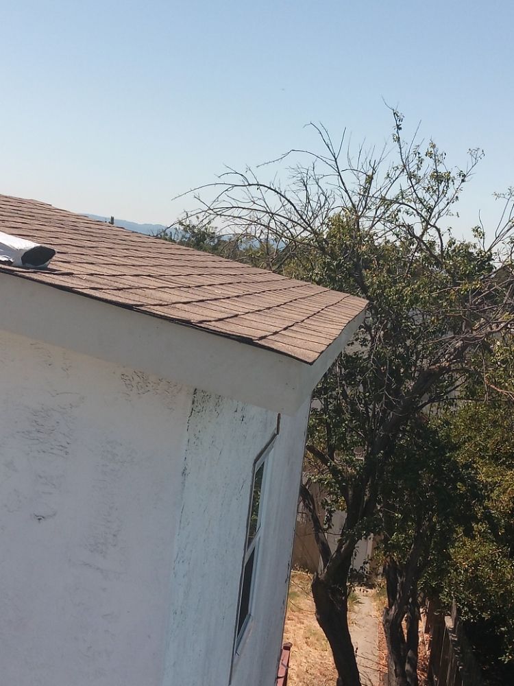 Slide of Alfredo Roofing