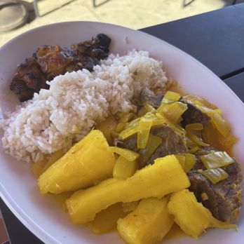 La Maria - SUDADO DE RES - Colombian Near Me - North Hollywood, California