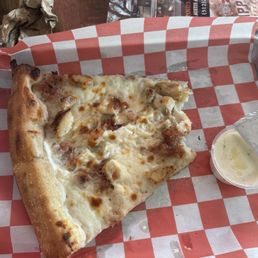 Alfredo's Bliss New York Slice
