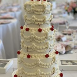Mrs. Goodman's Baking - Beautiful wedding cake