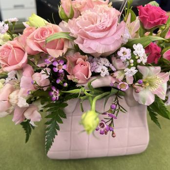Melinda McCoy's Flowers - Mini purse arrangement. - Floral Designers Near Me - Long Beach, California Melinda McCoy's Flowers - Mini purse arrangement. - Floral Designers Near Me - Long Beach, California