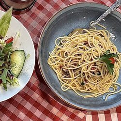 CASA ITALIA Bamberg - Spaghetti Aglio olio e peperoncino (oil, garlic, chillies and spring onions)
