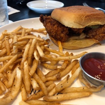 Summit Grill - Nashville hot chix - American Near Me - Gladstone, Missouri Summit Grill - Nashville hot chix - American Near Me - Gladstone, Missouri