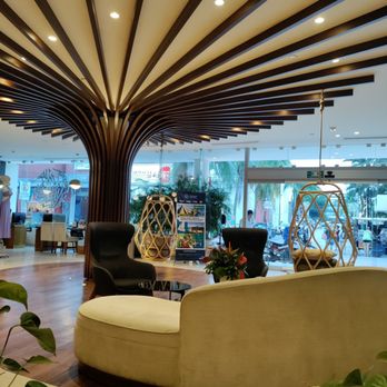 The Reef 28 - Lobby waiting for check-in - Hotels Near Me - Playa del Carmen, ROO The Reef 28 - Lobby waiting for check-in - Hotels Near Me - Playa del Carmen, ROO