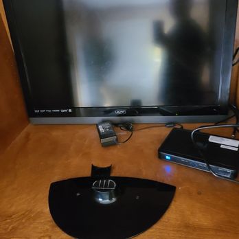 Red Lion Hotel - Pocatello - Tv broken off its stand and laid in the back of the cabinet - Hotels Near Me - Pocatello, Idaho Red Lion Hotel - Pocatello - Tv broken off its stand and laid in the back of the cabinet - Hotels Near Me - Pocatello, Idaho