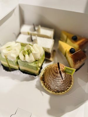 Pâtisserie Chantilly by null