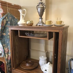 This N That Thrift Shoppe - Unique items to match your taste.