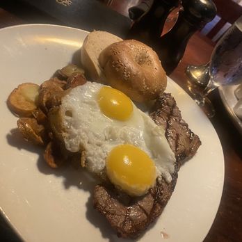 Vienna Wine Bar - Breakfast Skillet - Wine Bars Near Me - Davie, Florida Vienna Wine Bar - Breakfast Skillet - Wine Bars Near Me - Davie, Florida