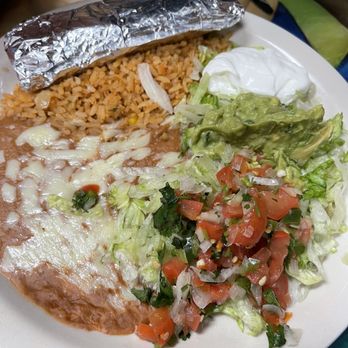 El Dos Mexican Restaurant - Came with the fajitas.. - Mexican Near Me - Hays, Kansas