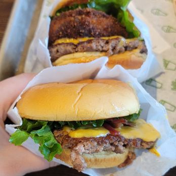 Shake Shack Cedar Hills - Shack Stack and Bacon Cheeseburger - Burgers Near Me - Beaverton, Oregon Shake Shack Cedar Hills - Shack Stack and Bacon Cheeseburger - Burgers Near Me - Beaverton, Oregon