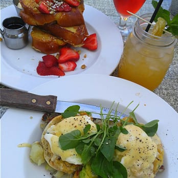 Cody's La Jolla - French Toast & Crab Cake Benedict - Breakfast & Brunch Near Me - La Jolla, California Cody's La Jolla - French Toast & Crab Cake Benedict - Breakfast & Brunch Near Me - La Jolla, California