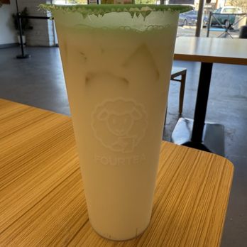 Fourtea - Peach Oolong Milk Tea - Coffee & Tea Near Me - Orange, California