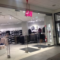 H & M Hennes & Mauritz Sverige - Ena entrén