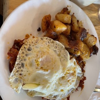 Denville Diner - 2 Eggs Any Style with Meat Scotts World Famous Corned Beef Hash - Diners Near Me - Denville, New Jersey