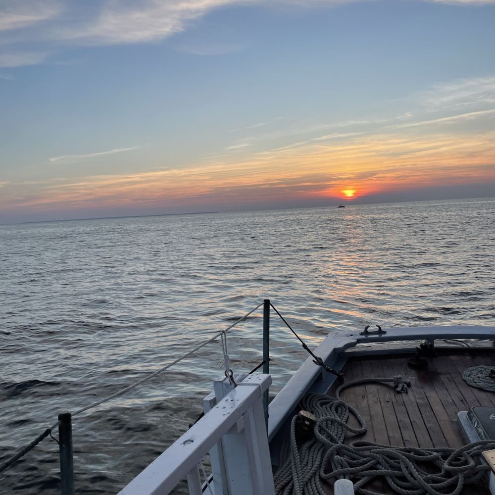 The lowest the Sun got before we returned to the dock. The lowest the Sun got before we returned to the dock.