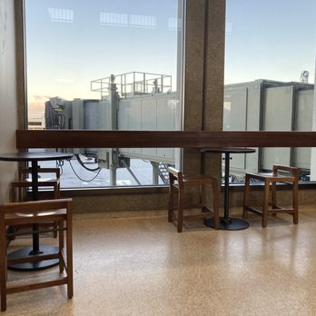 Starbucks - Seating Area - Coffee & Tea Near Me - Honolulu, Hawaii